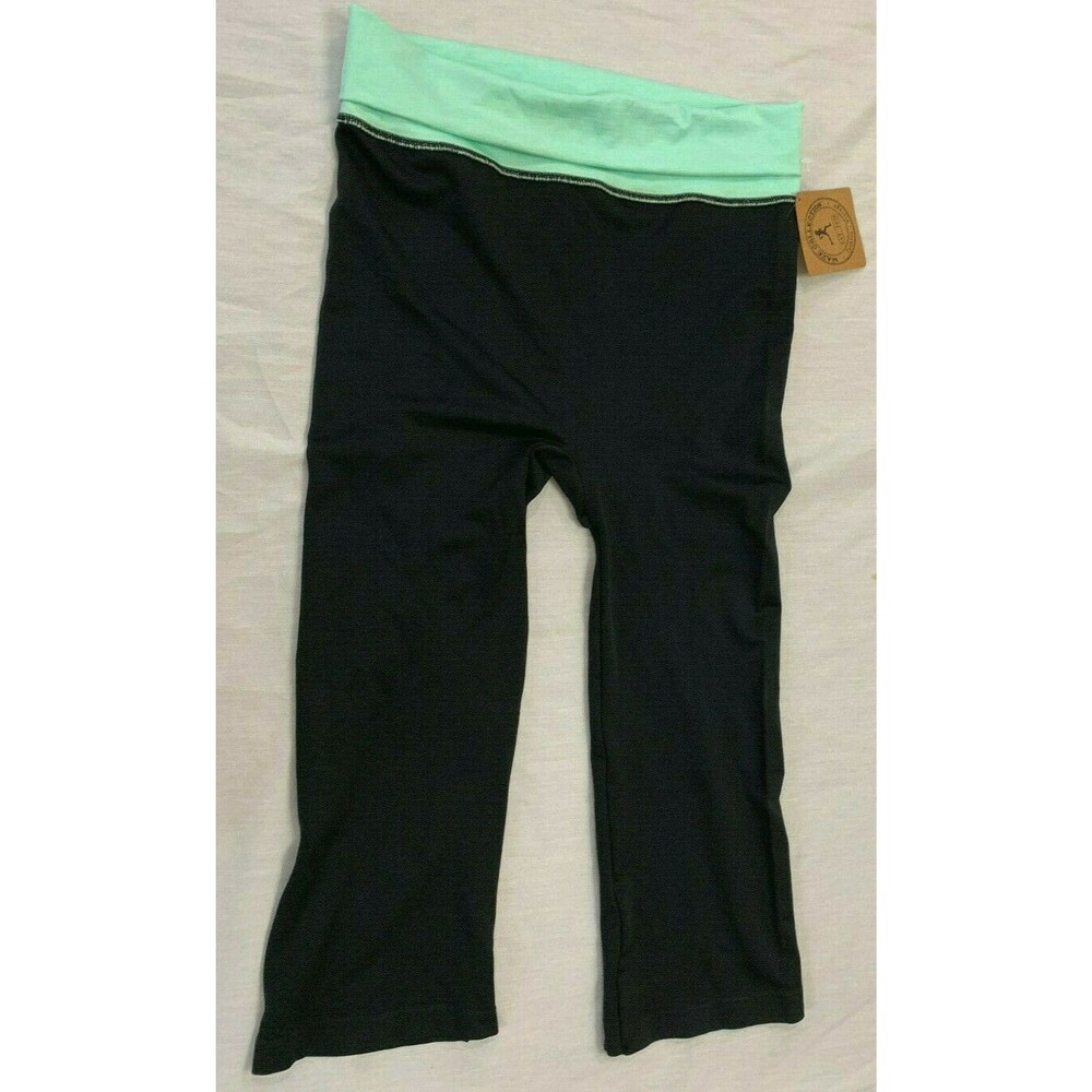 NWT MAZE COLLECTION WOMENS ATHLETIC YOGA CAPRIS PANTS SIZE L/XL
